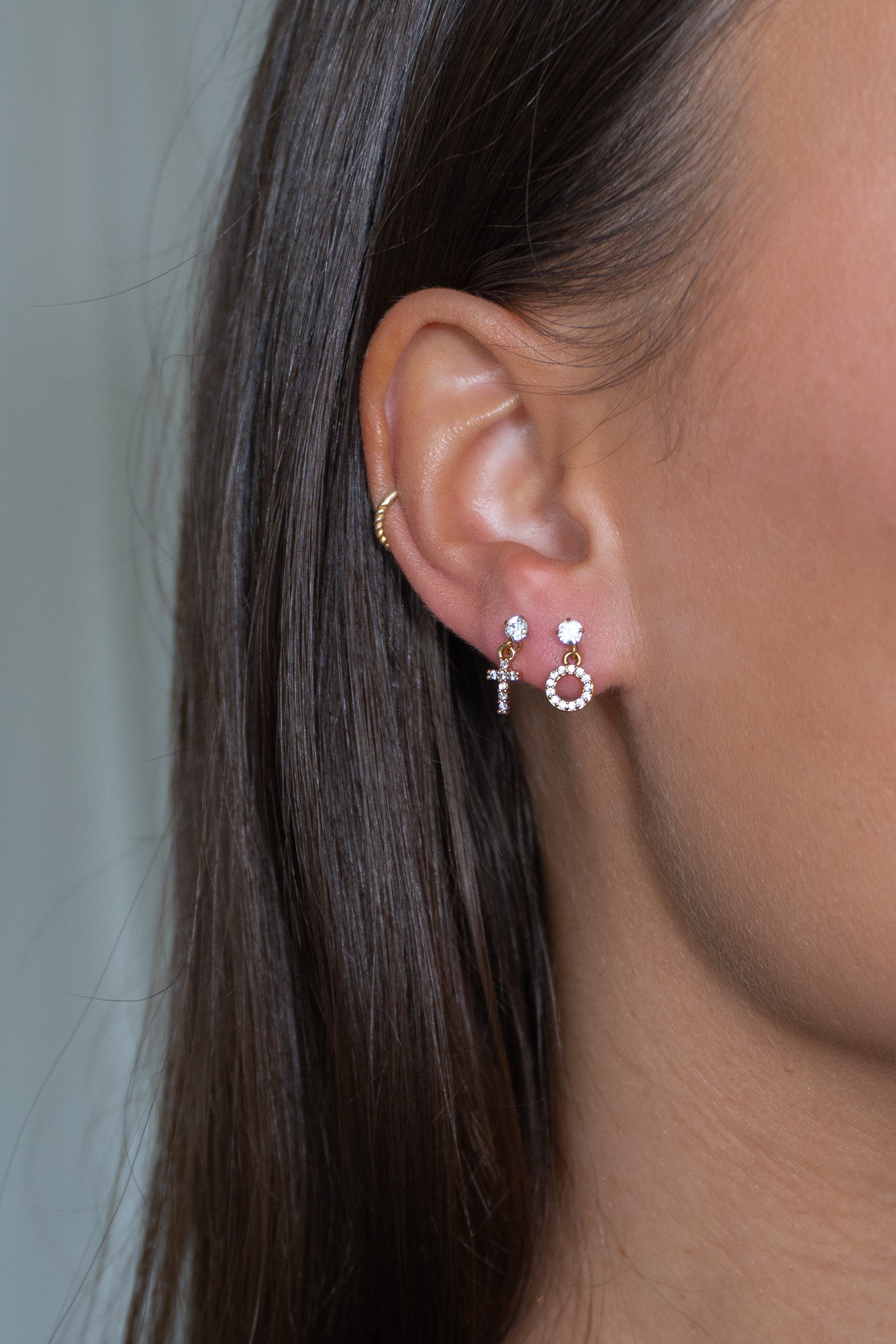 Round diamond stud