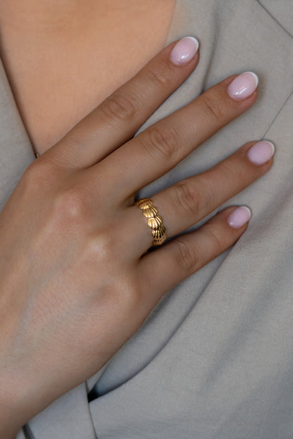 Capri Shell ring